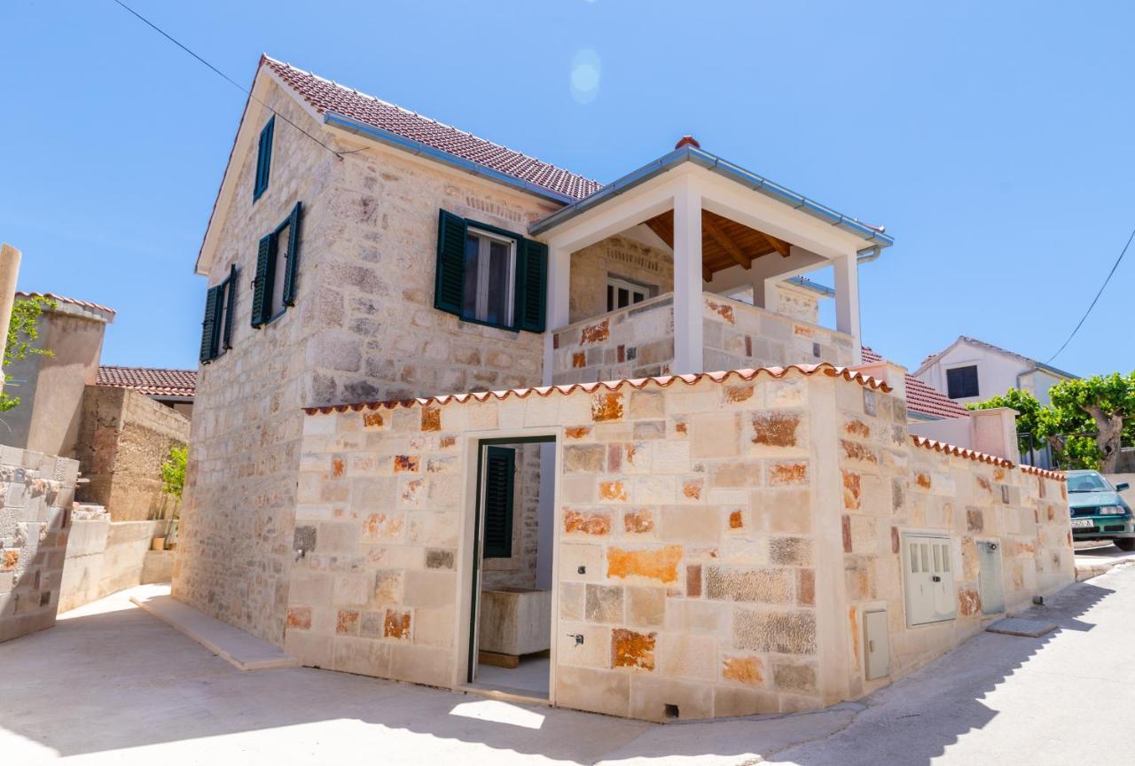 Apartmani Canaki Supetar Exterior photo