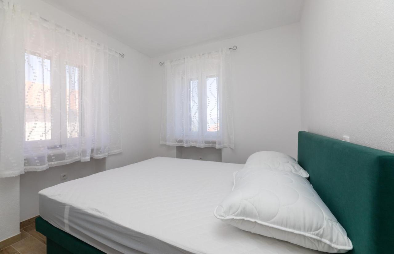 Apartmani Canaki Supetar Exterior photo