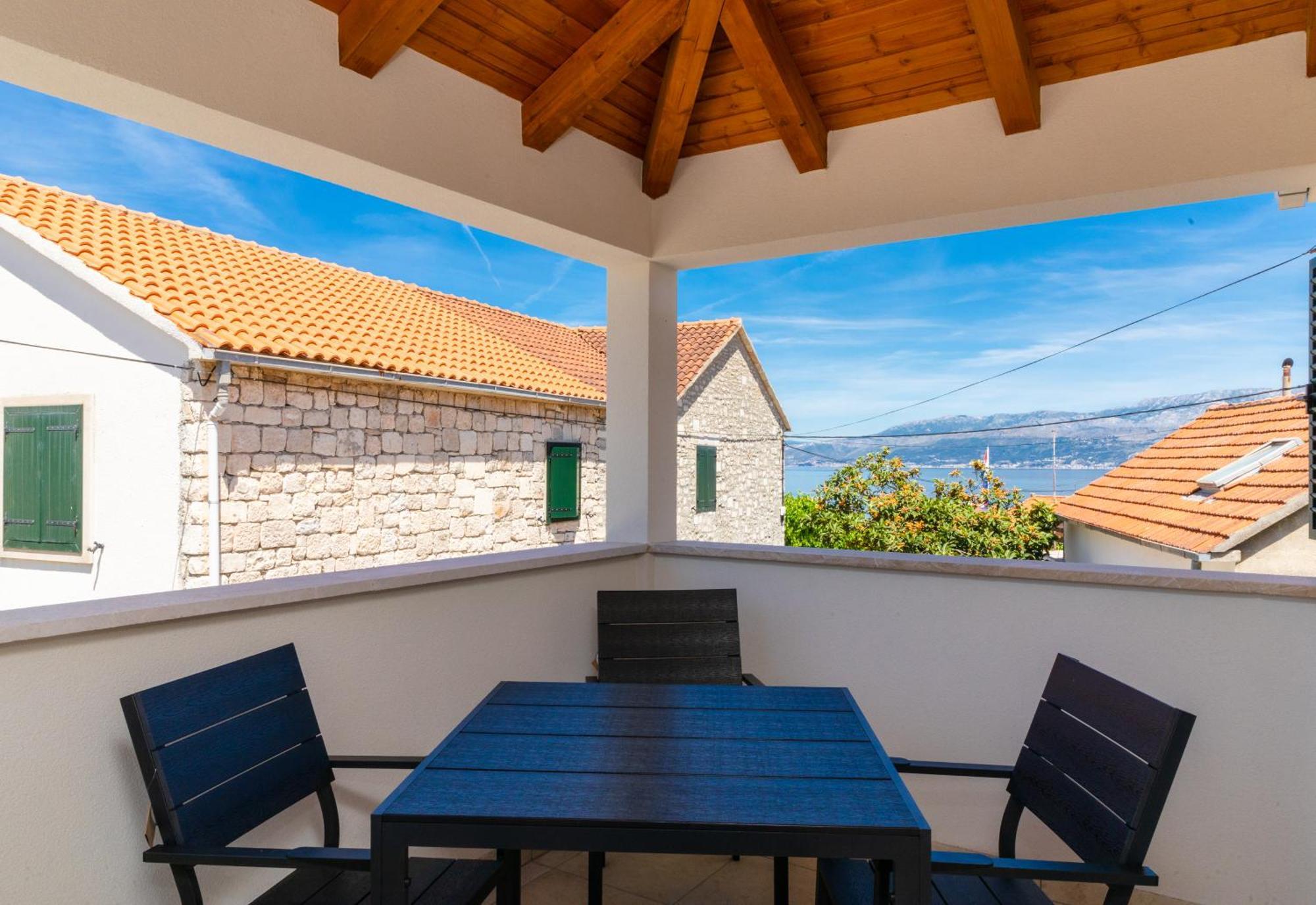 Apartmani Canaki Supetar Exterior photo