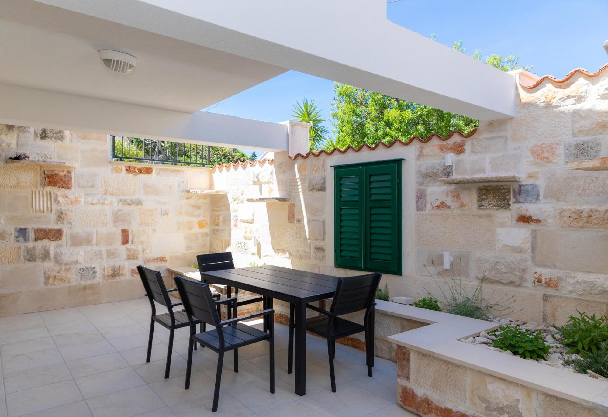Apartmani Canaki Supetar Exterior photo